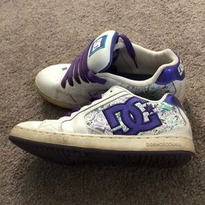 DC skate shoes